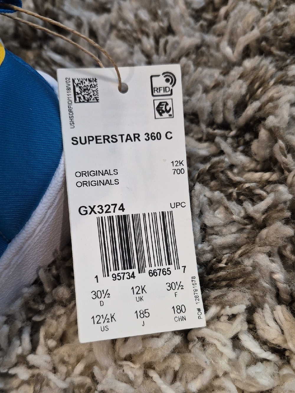 adidas x Disney Donald Duck Superstar Sneakers - Picture 3 of 7